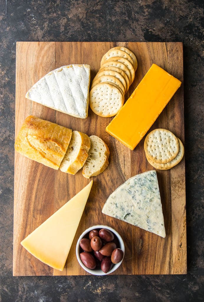 How to Build the Ultimate Cheese Board