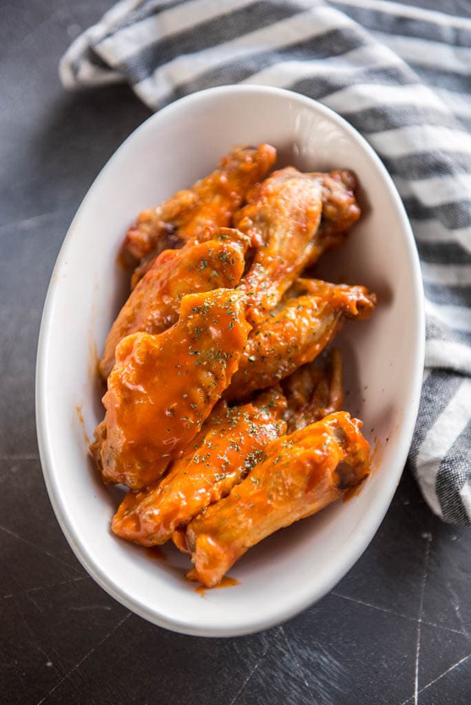 Easy Air Fryer Chicken Wings Garnished Plate