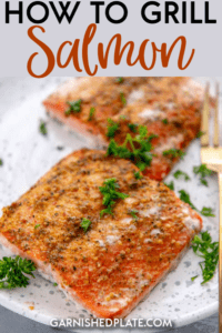 There are so many delicious grilled salmon recipe out there, but have you ever wondered about the basics of how to make salmon on the grill?  This simple tutorial will teach you how to grill salmon so that you can get a healthy simple meal on the table with little effort! #salmon #grilledsalmon #salmonrecipe