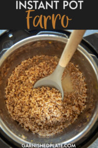Farro is a delicious alternative to rice and quinoa and is super quick and easy to make in your Instant Pot! Make up a batch in 10 minutes for the perfect side dish or meal prep recipe. #instantpot #farro #mealprep
