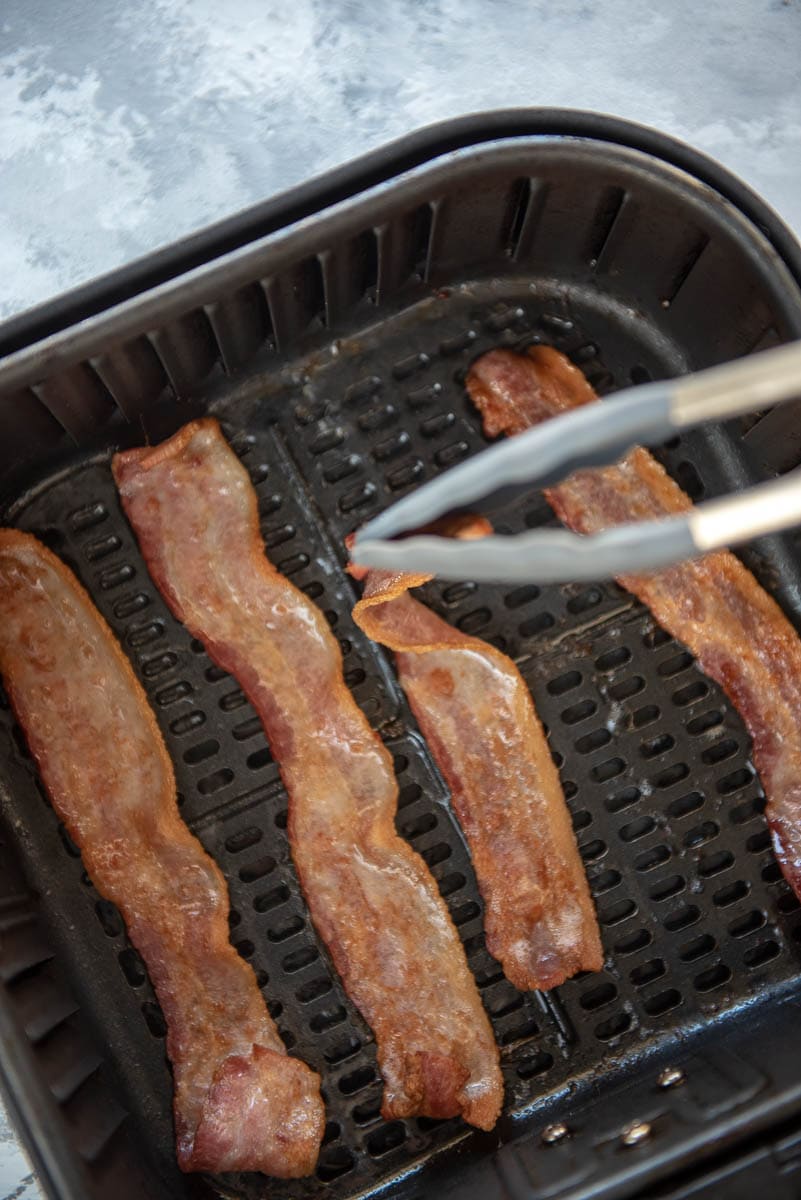 flipping bacon in air fryer basket half way through cooking