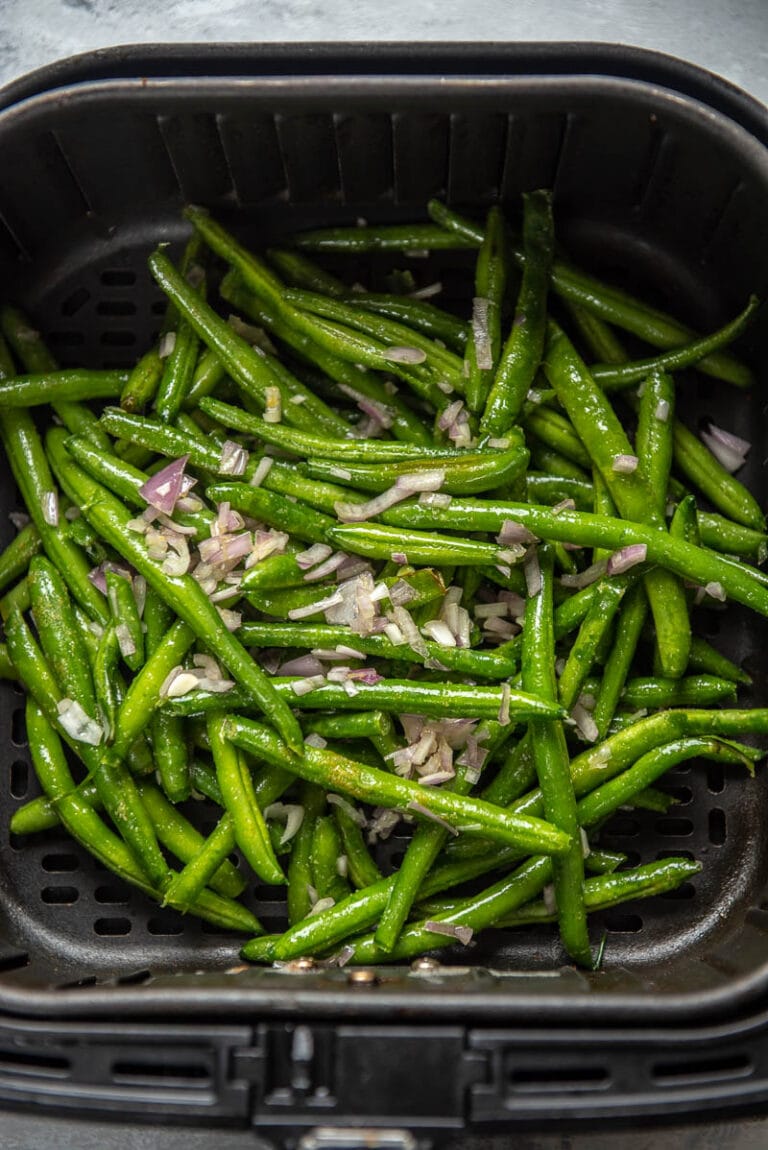 Air Fryer Green Beans Garnished Plate
