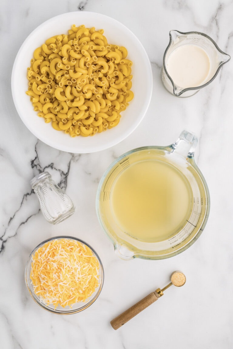 Creamy Instant Pot Mac And Cheese Garnished Plate