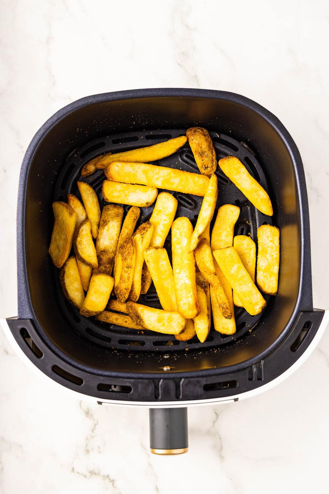 air fried french fries in black air fryer